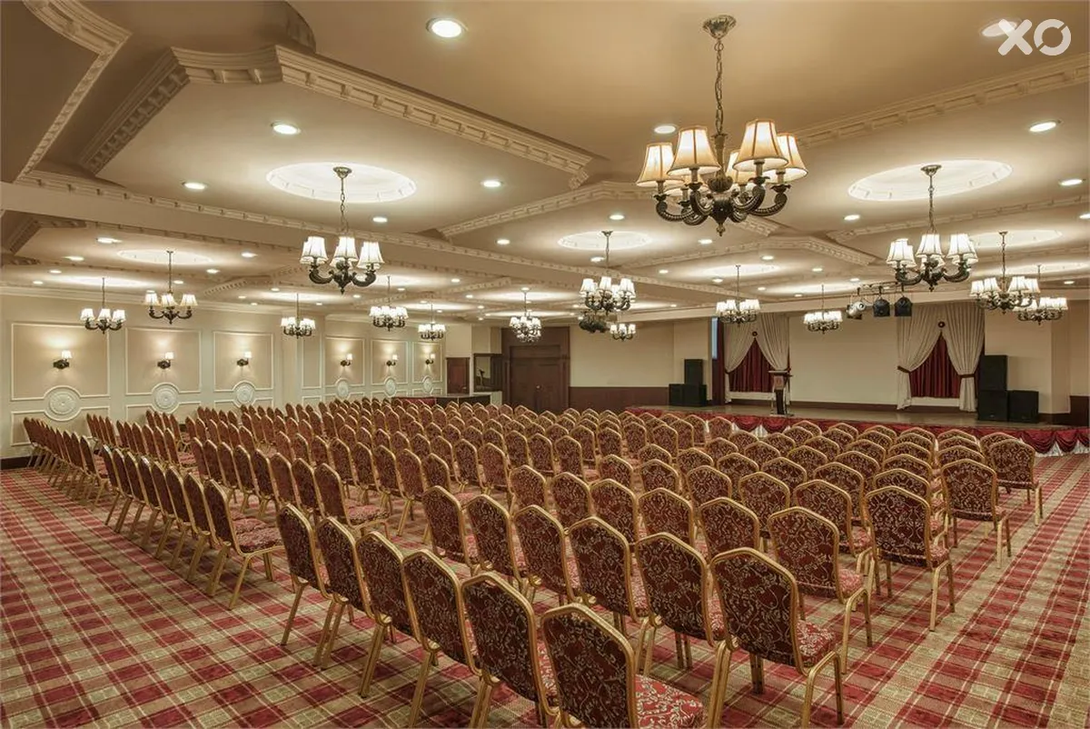Delphin Palace
