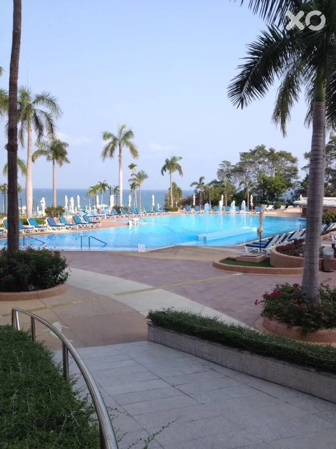 Royal Cliff Beach Terrace