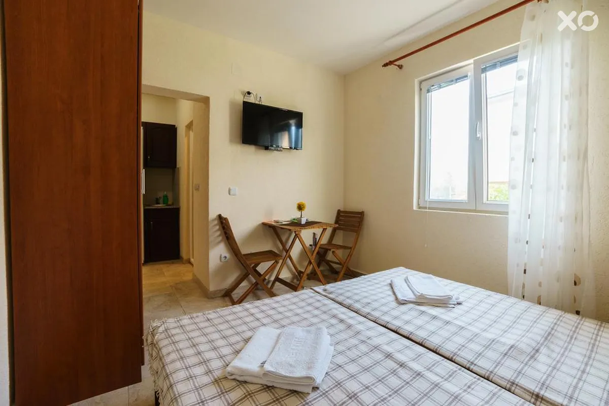 Lora Apartments