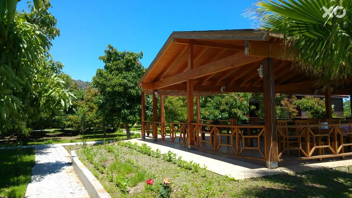 Apella Hotel