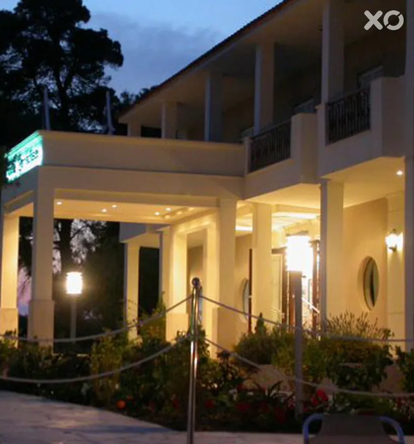 Paradise Hotel