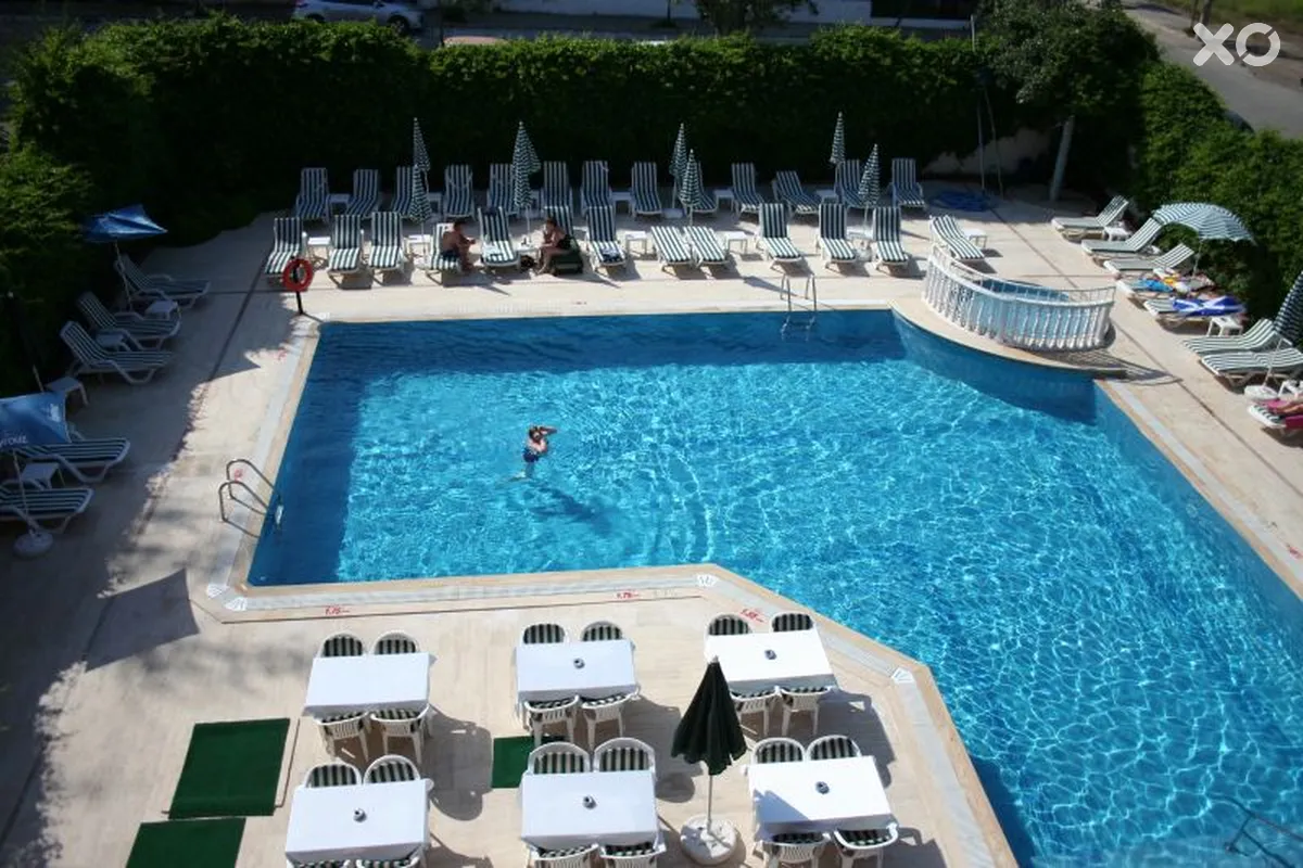 Aryes Deluxe Hotel