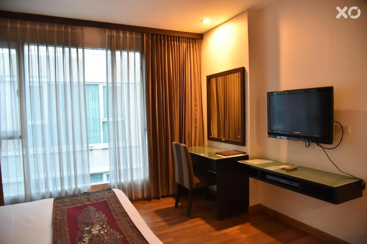 Boss Suites Nana Hotel