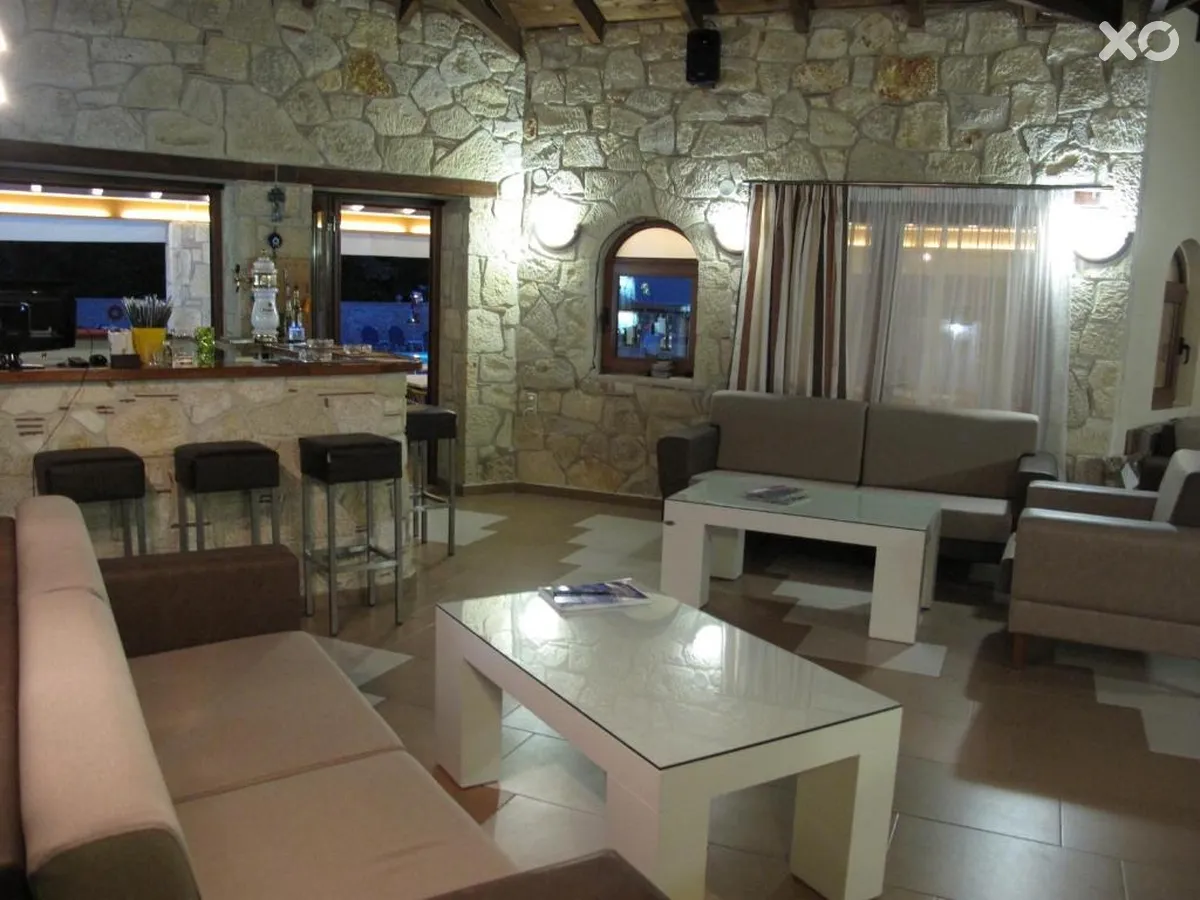 Royal Hotel