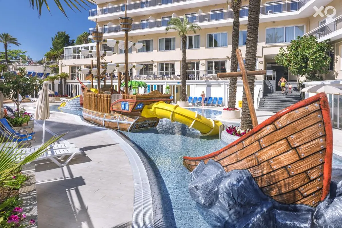 Oasis Park Splash Hotel