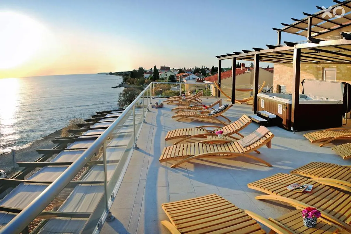Delfin Restaurant Hotel