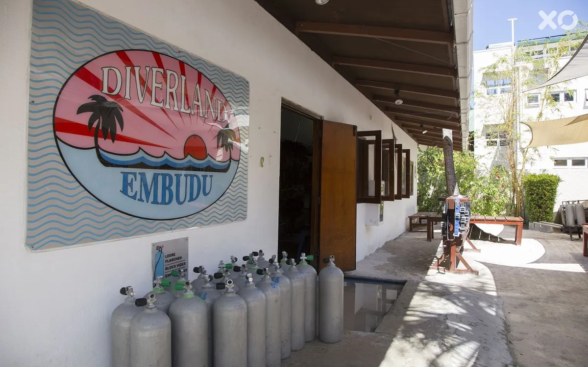 Embudu Village