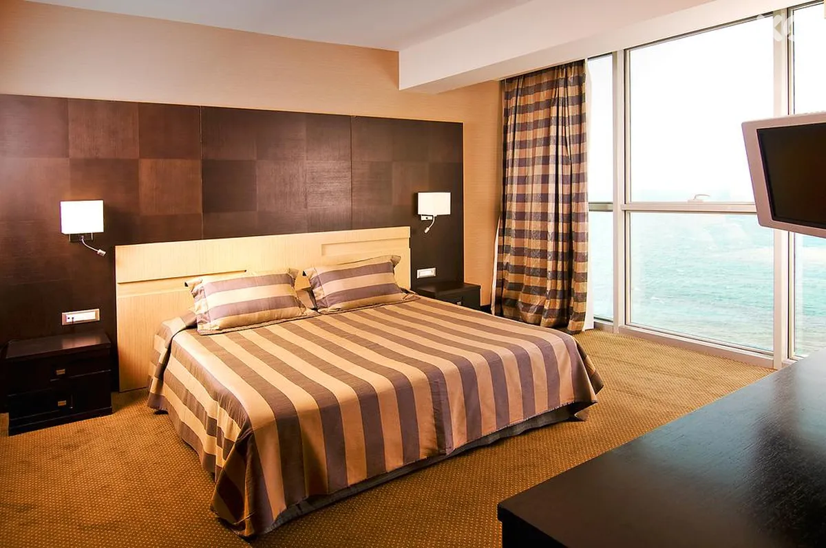 Charisma De Luxe Hotel