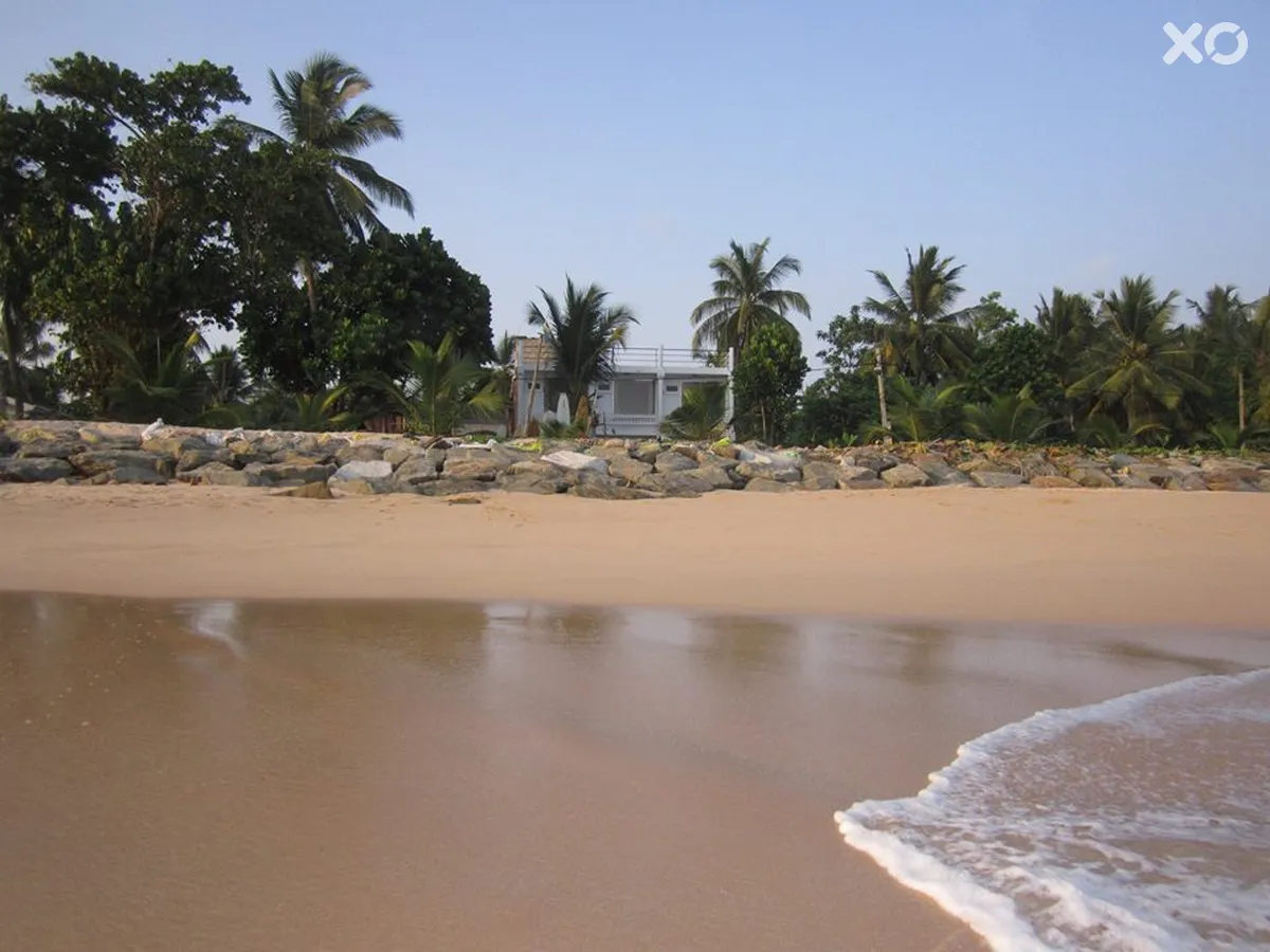 White Surfing Beach Resort