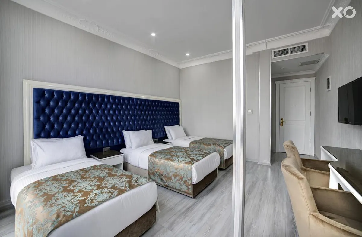 White Monarch Hotel