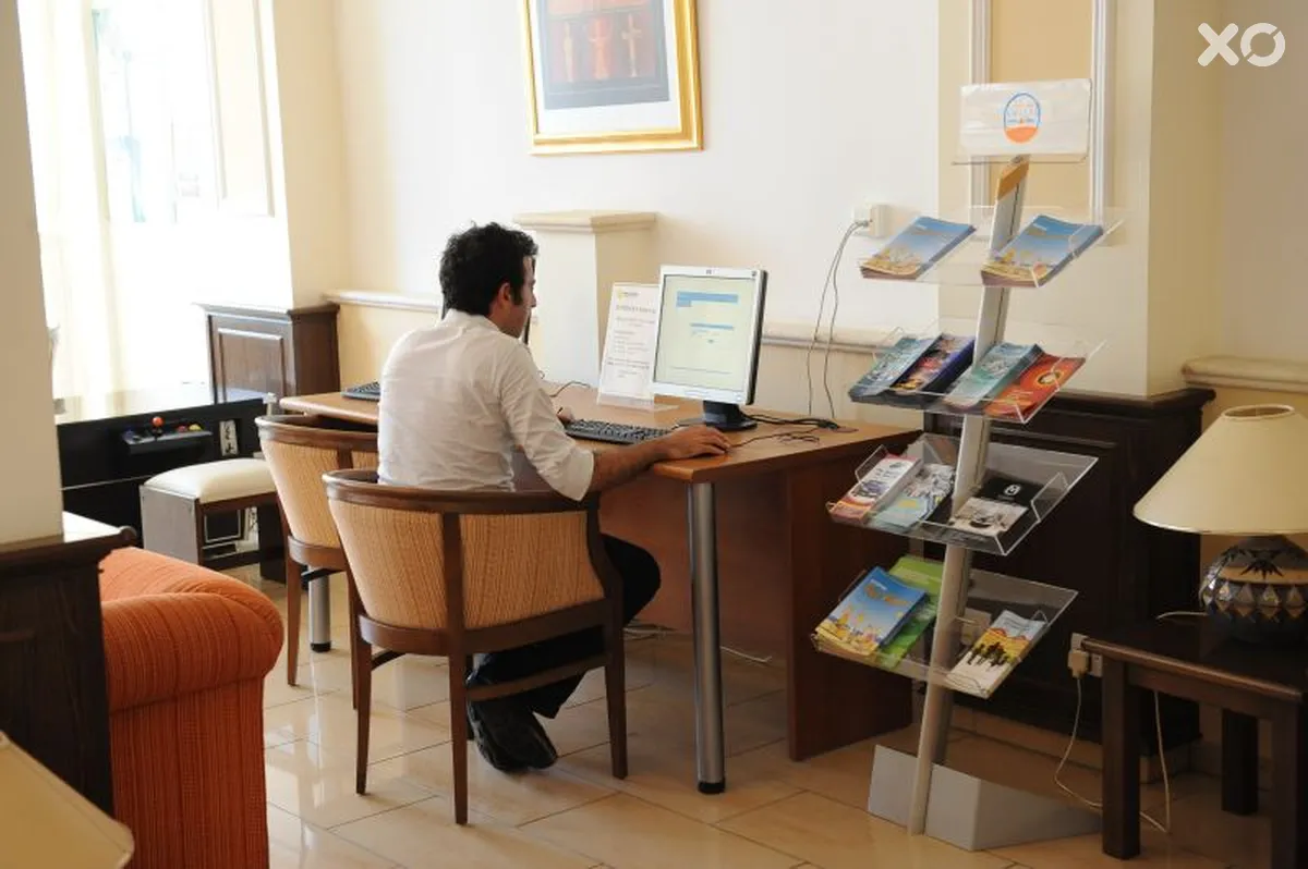 Anesis Hotel