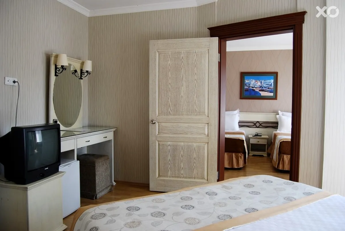 Romance Hotel