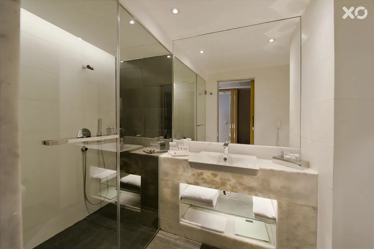 Akra V Hotel