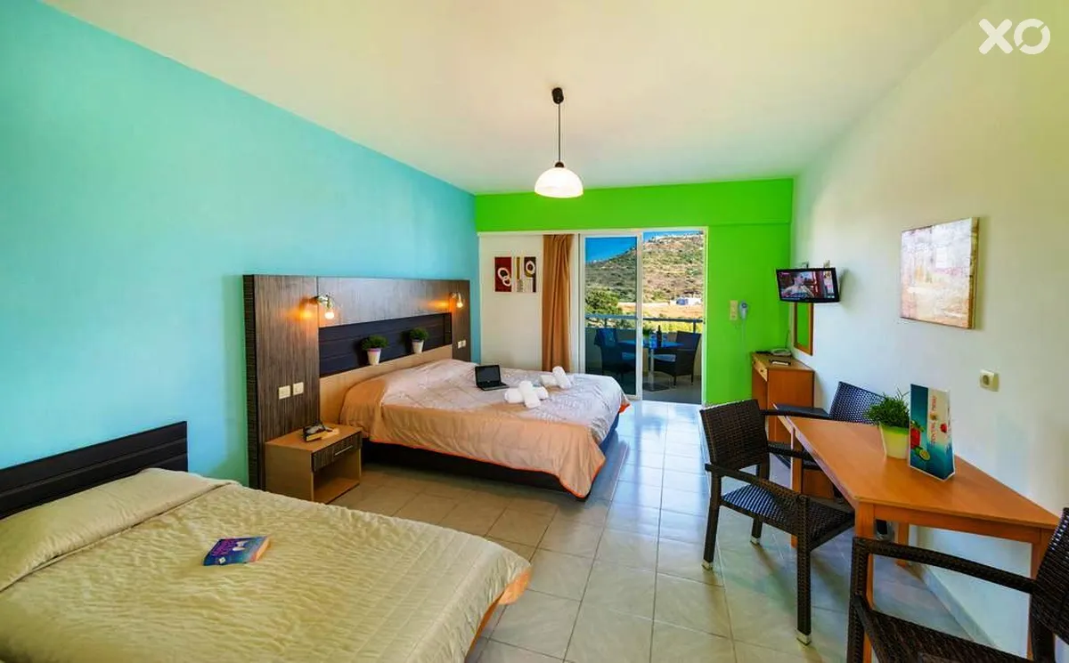 Zoes Hotel Studios