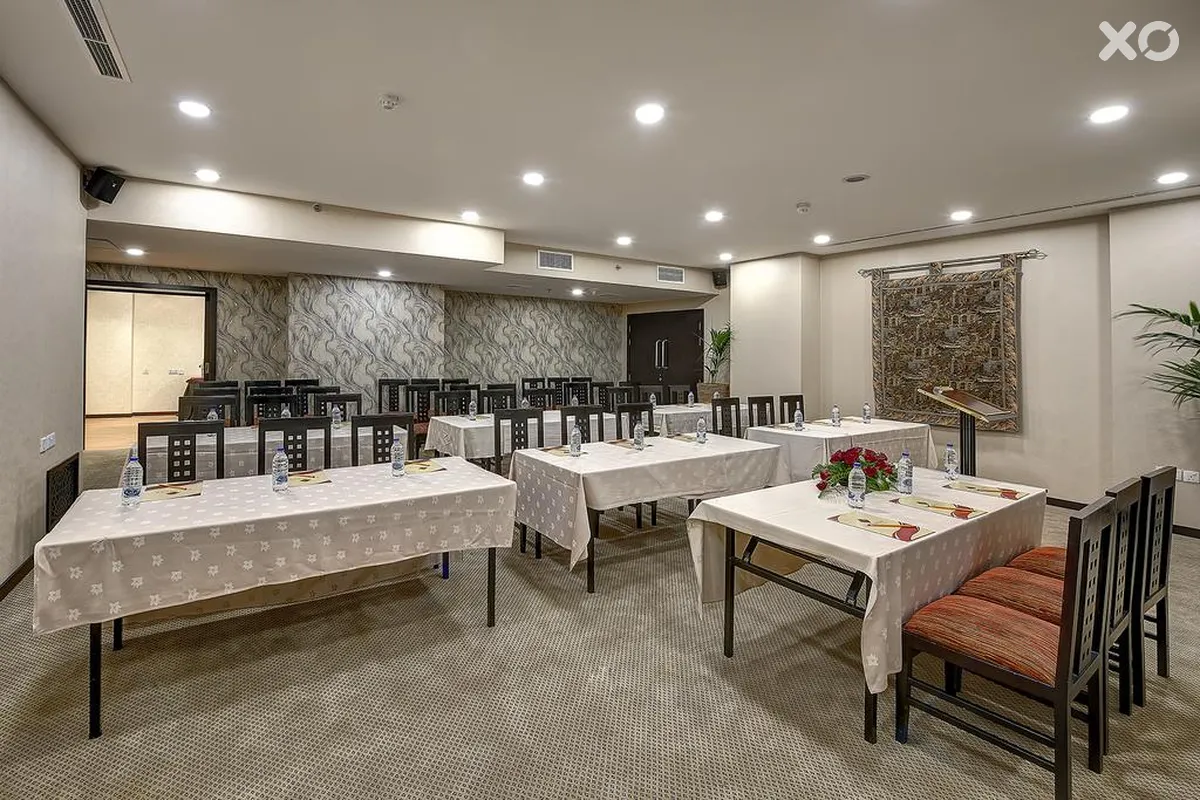 Grandeur Hotel