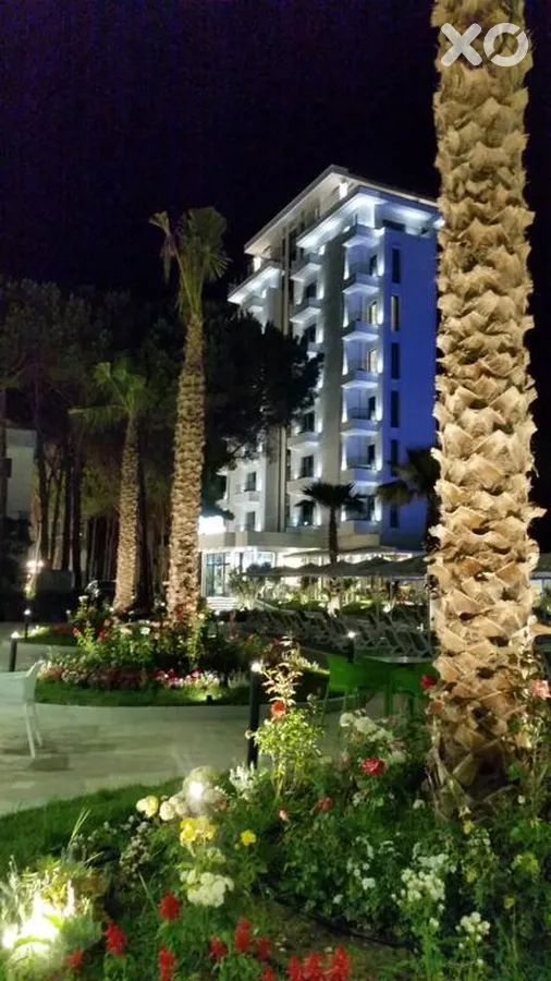 Henry Resort & Spa