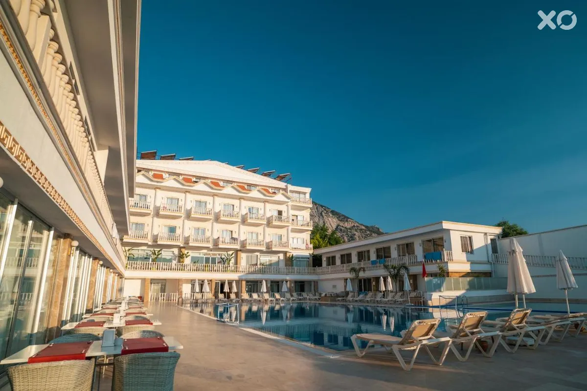 La Perla Hotel