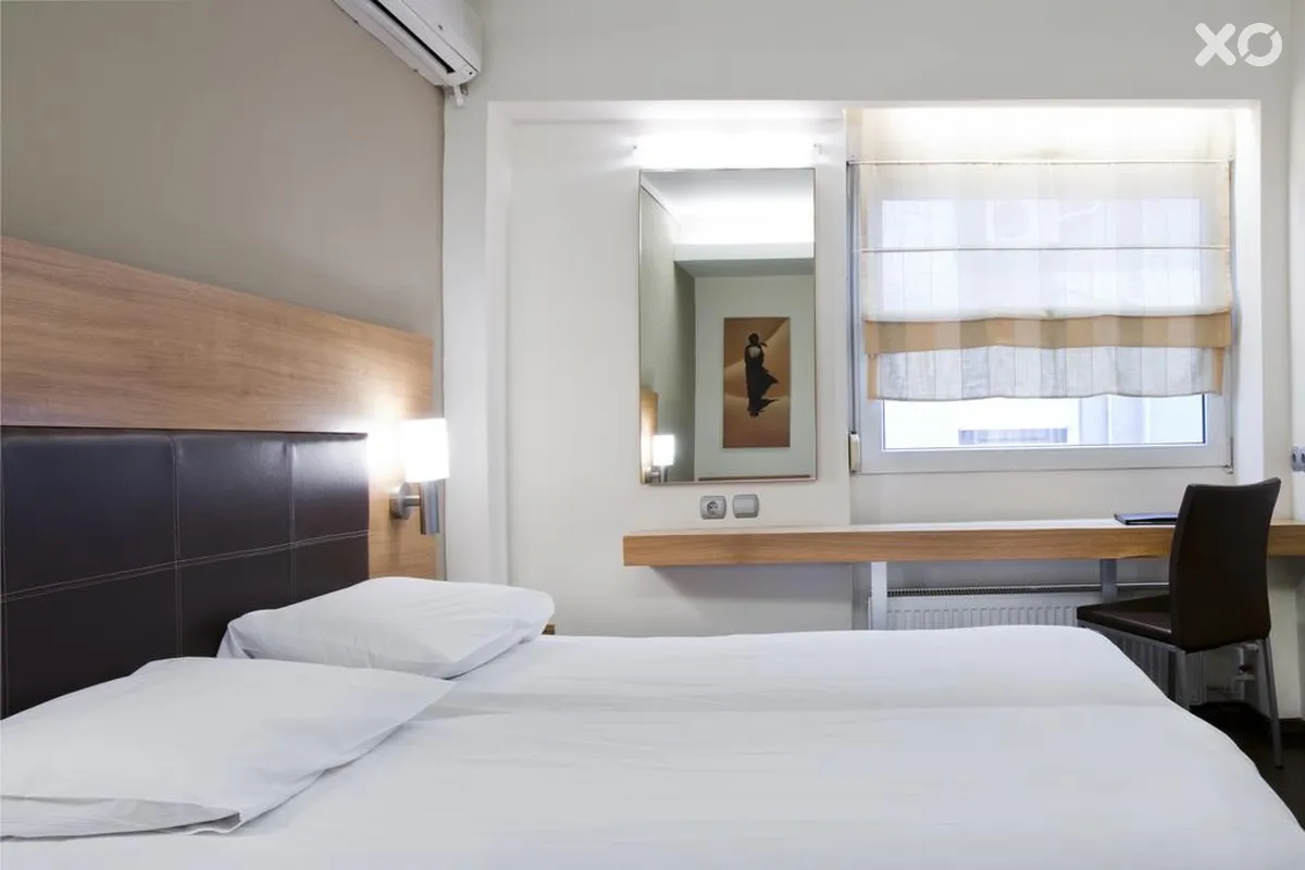 Capsis Hotel