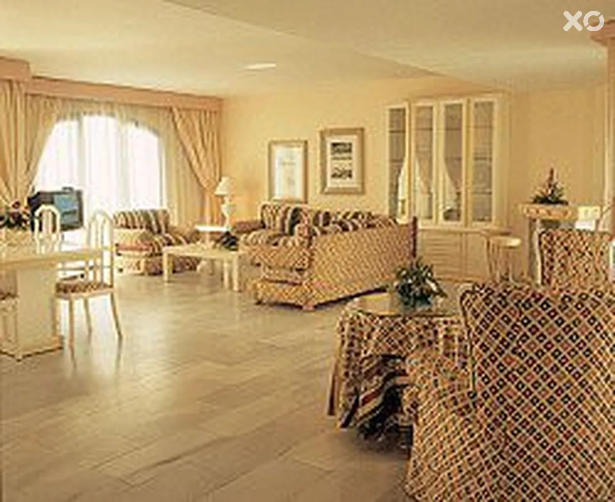 Park Plaza Suites Hotel