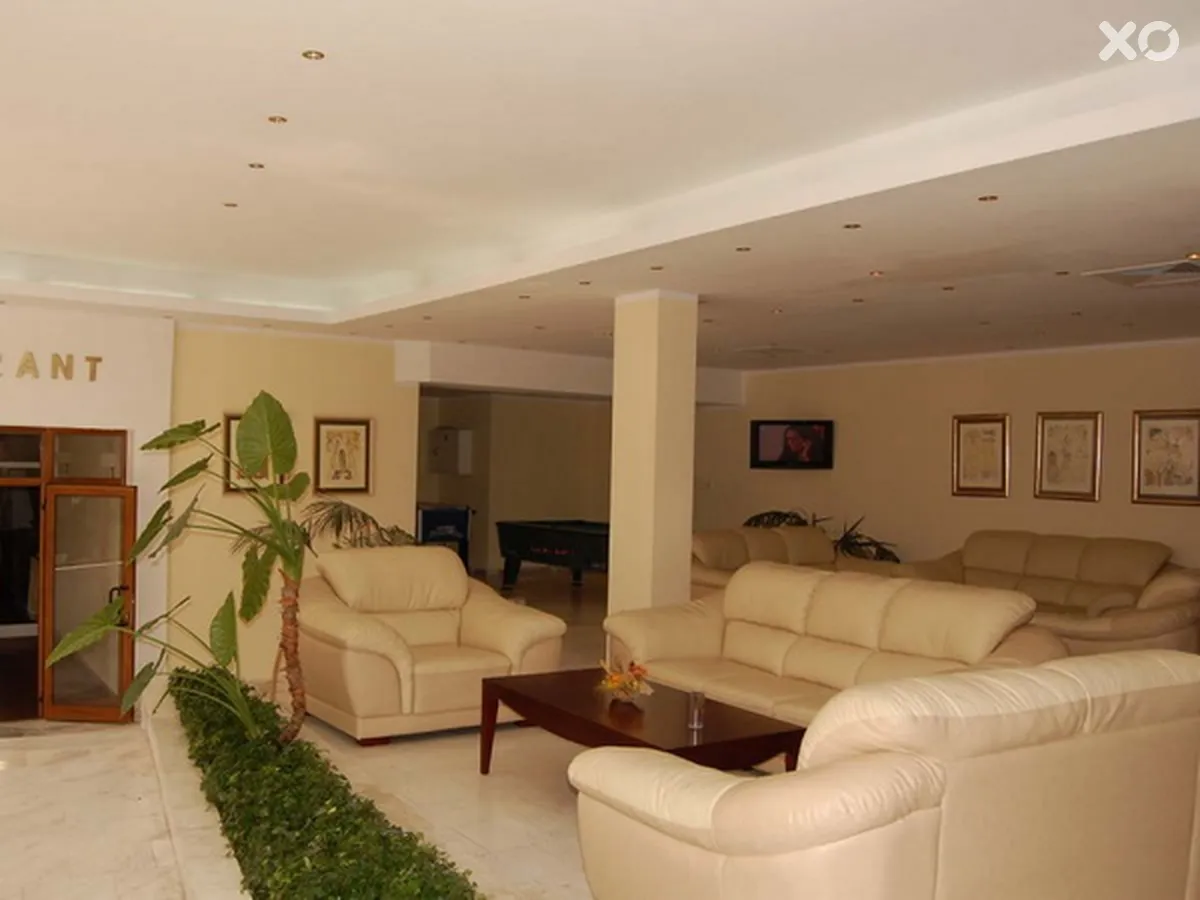 Oasis Park Hotel