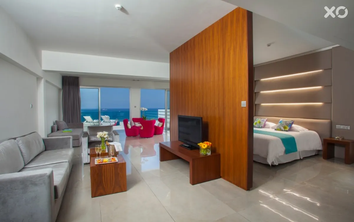 King Evelthon Beach Hotel & Resort