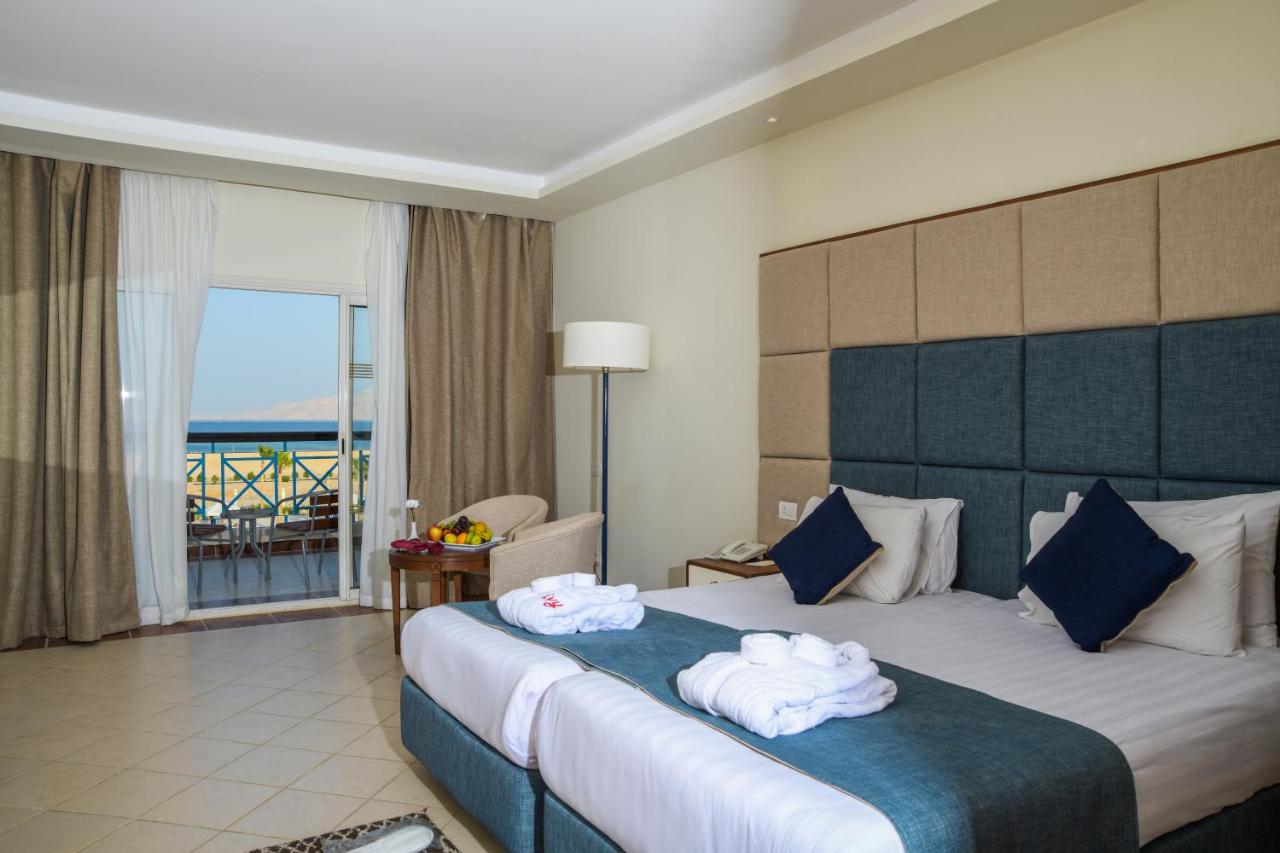 Ivy Cyrene Island Resort