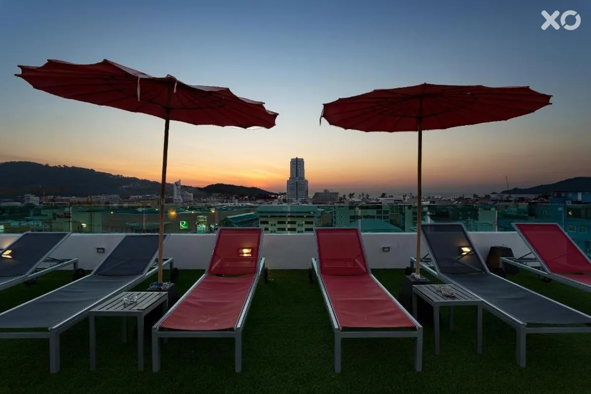 Neon Patong Hotel