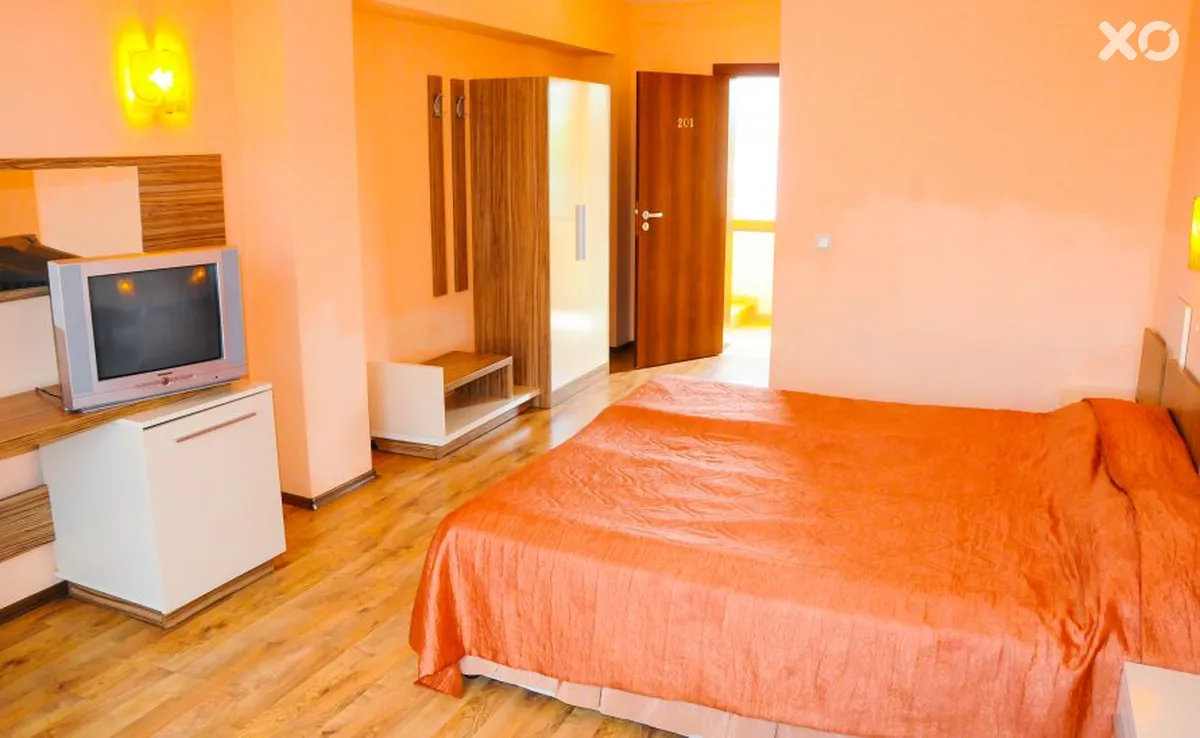 Apolis Hotel