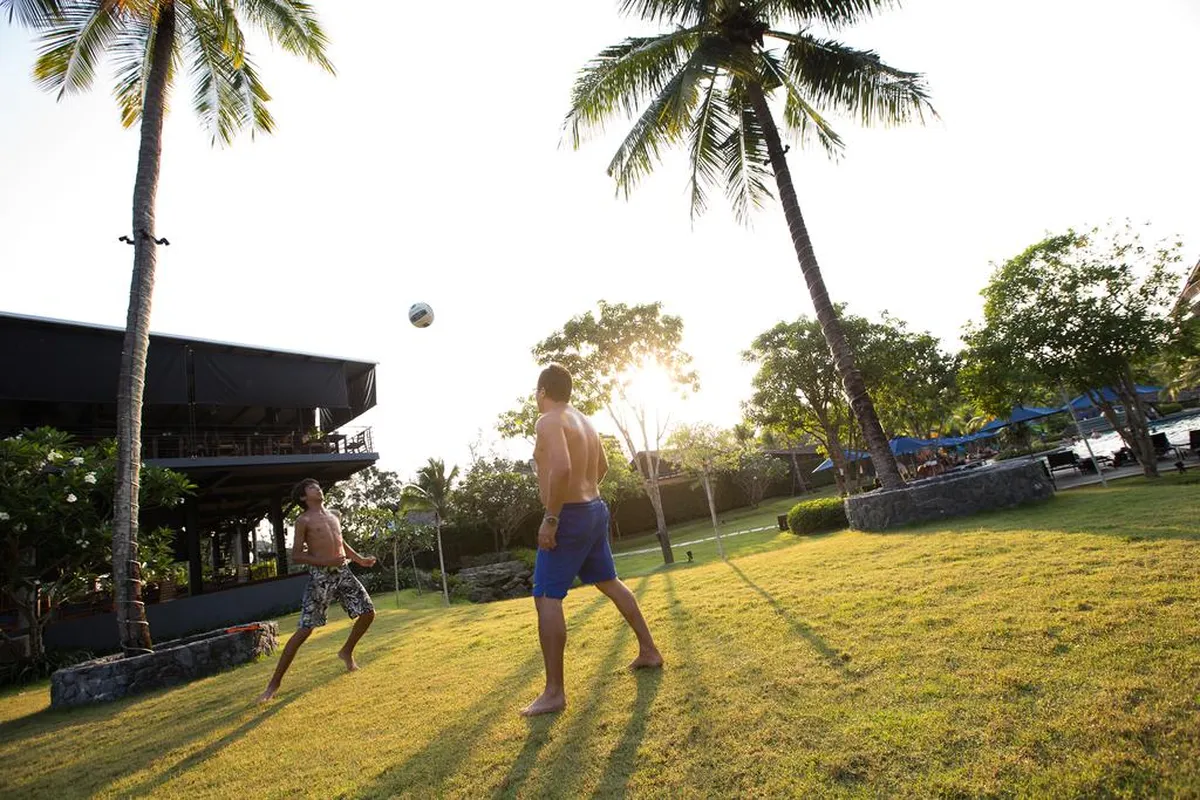 Holiday Ao Nang Beach Resort