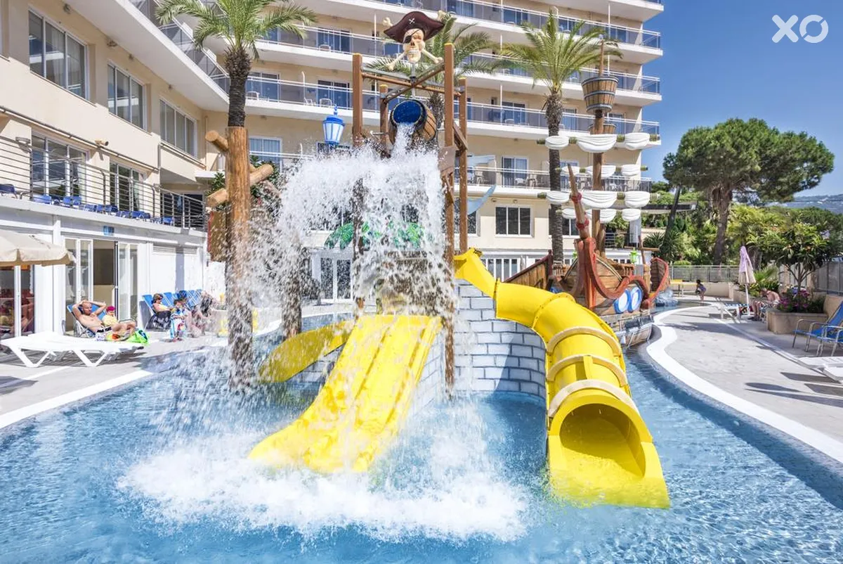 Oasis Park Splash Hotel