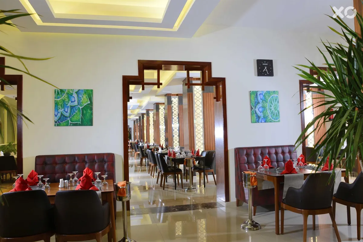 Albatros White Beach Resort