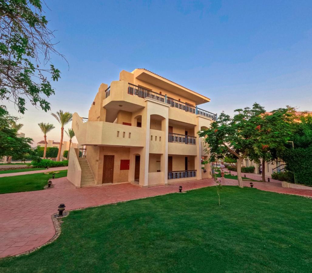 Ivy Cyrene Island Resort