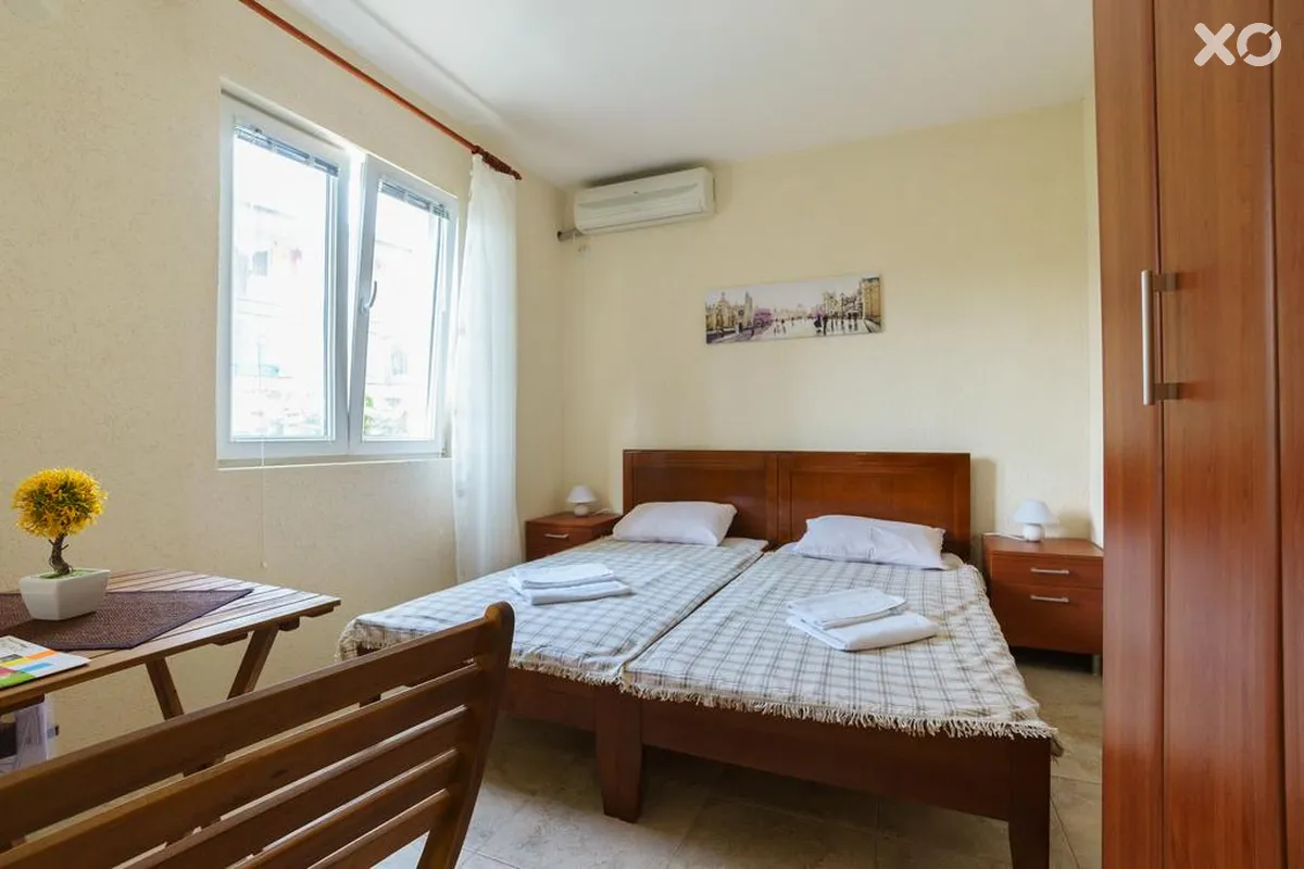 Lora Apartments