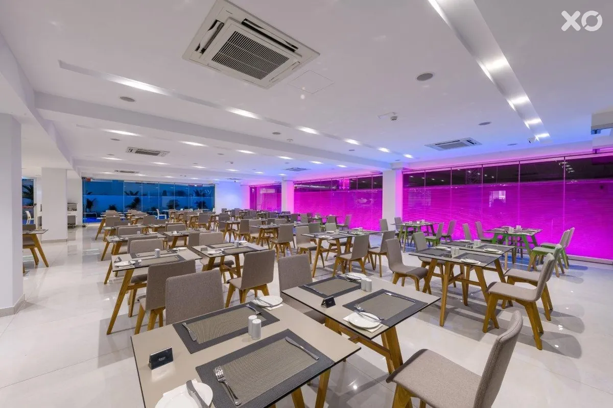 Seasons Tasia Maris Hotel