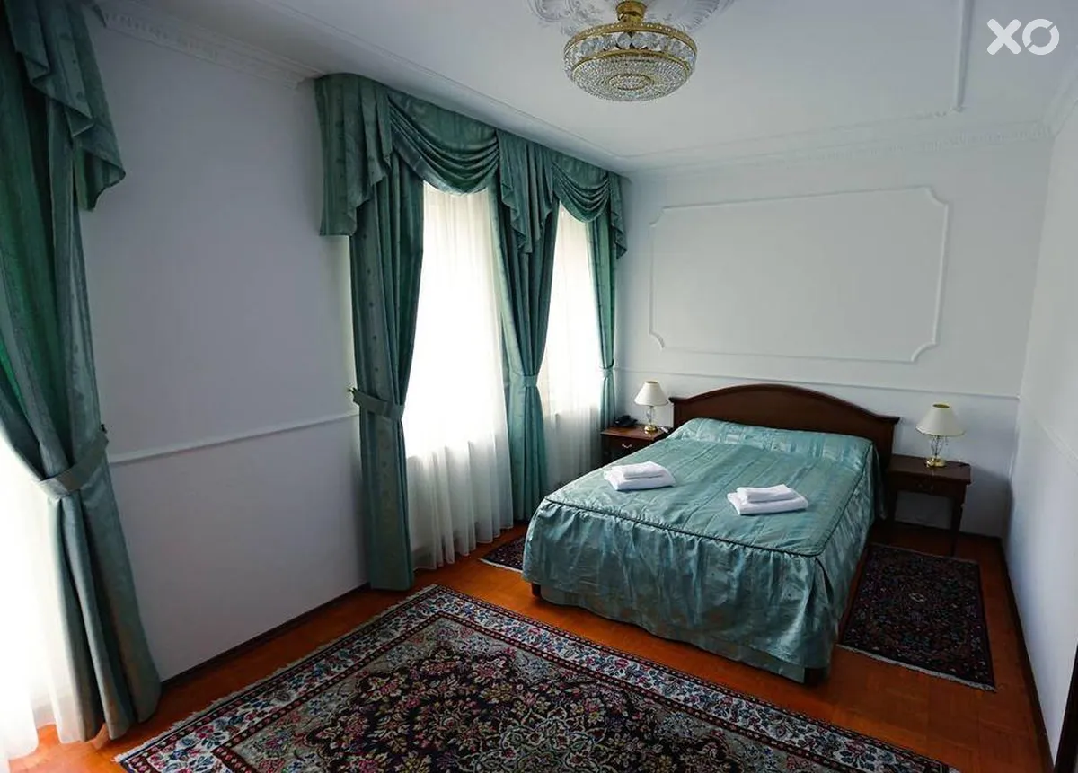 Beautiful Queen Hotel