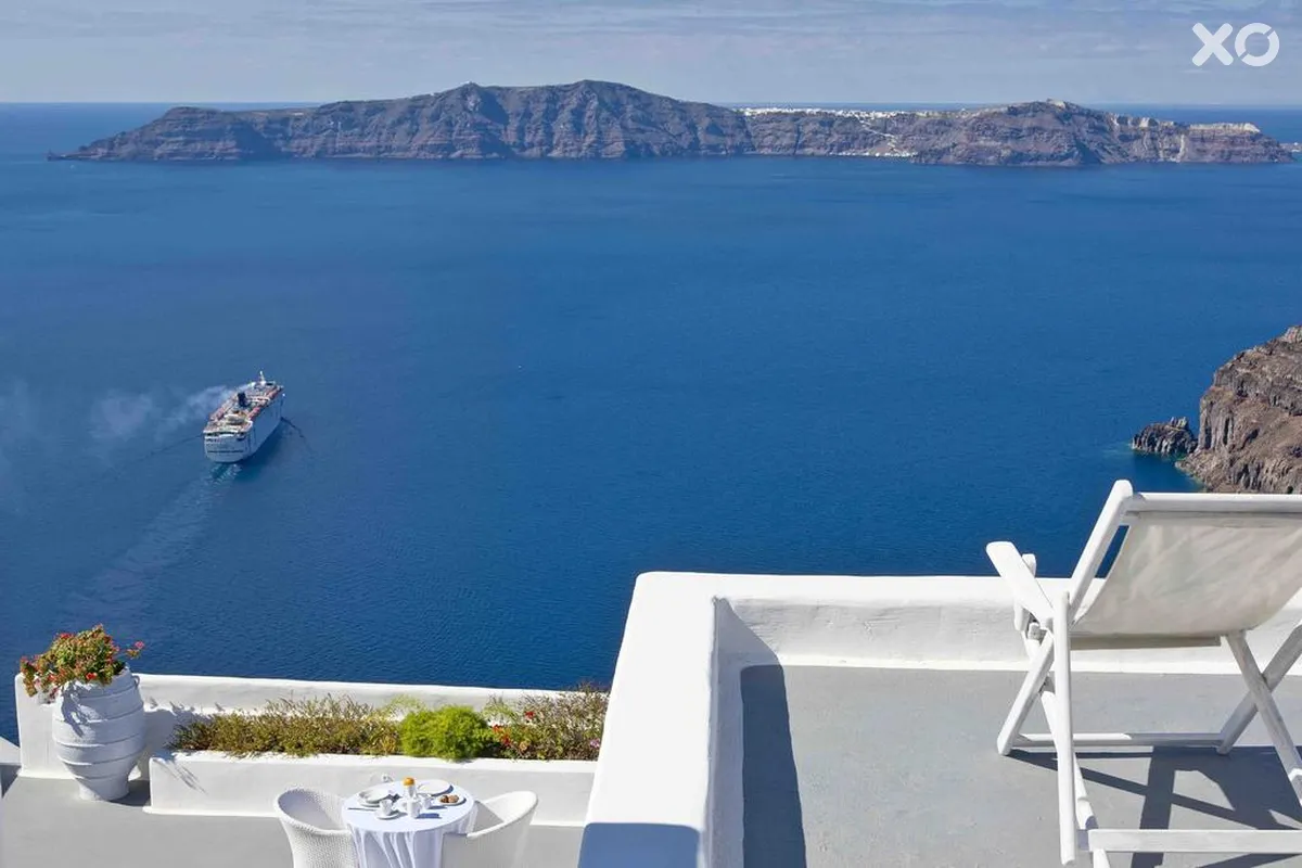 Cliff Side Suites