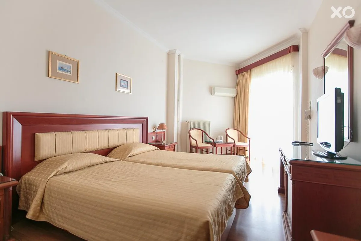 Tzaki Hotel