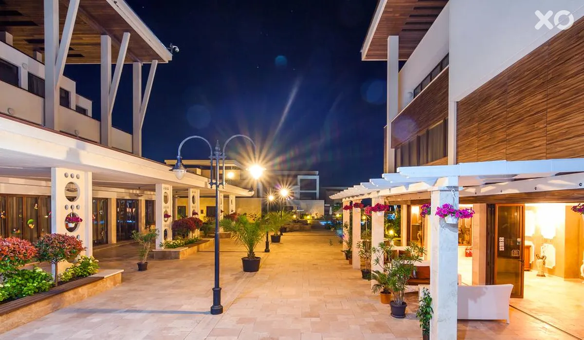 Apolonia Resort