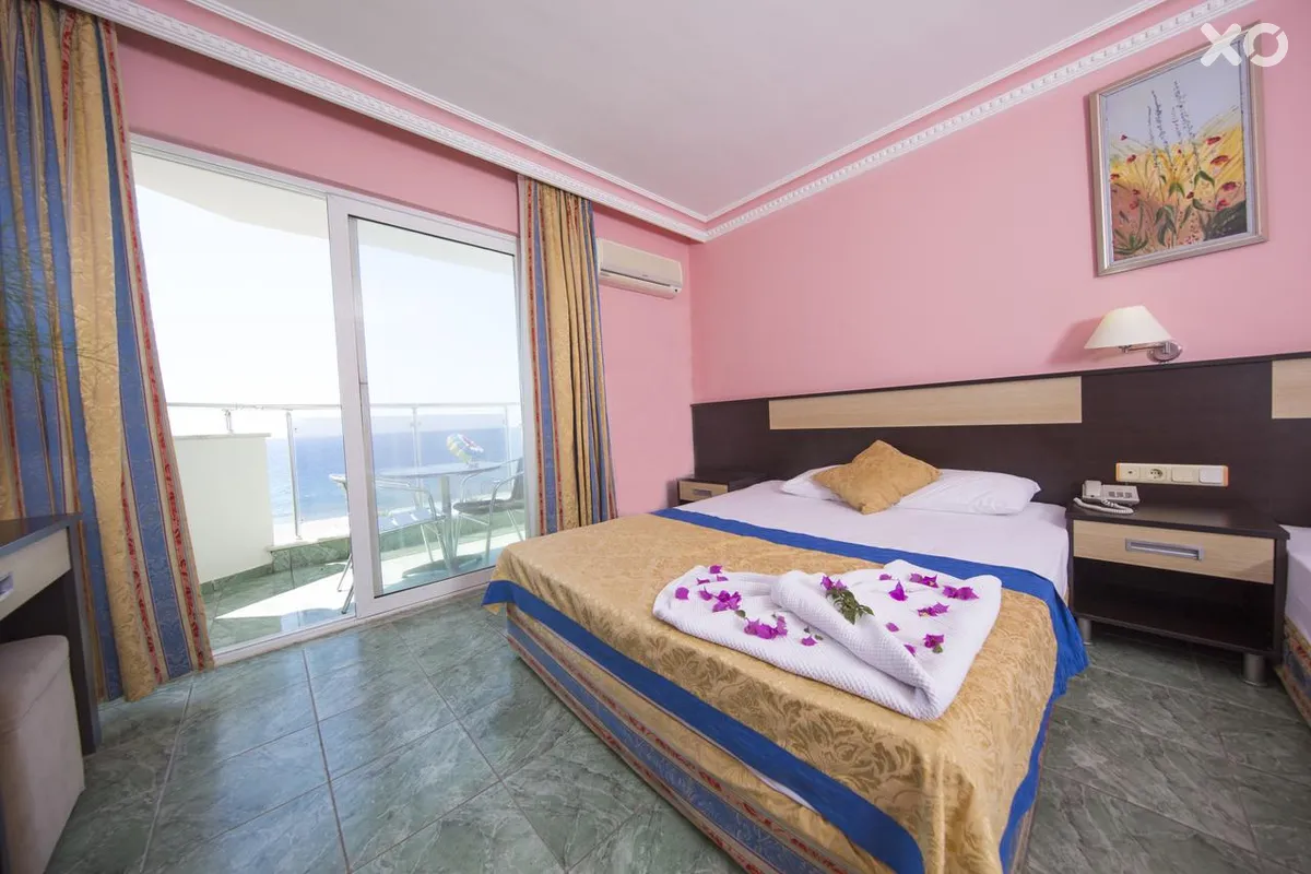 First Class Hotel