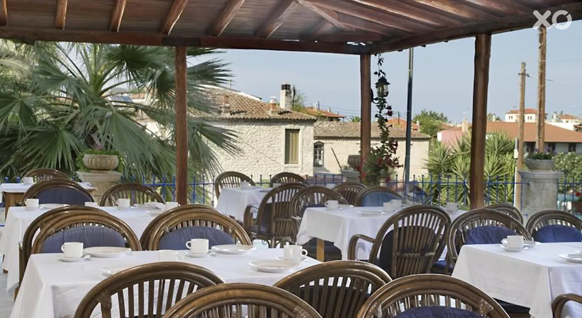 Stratos Hotel