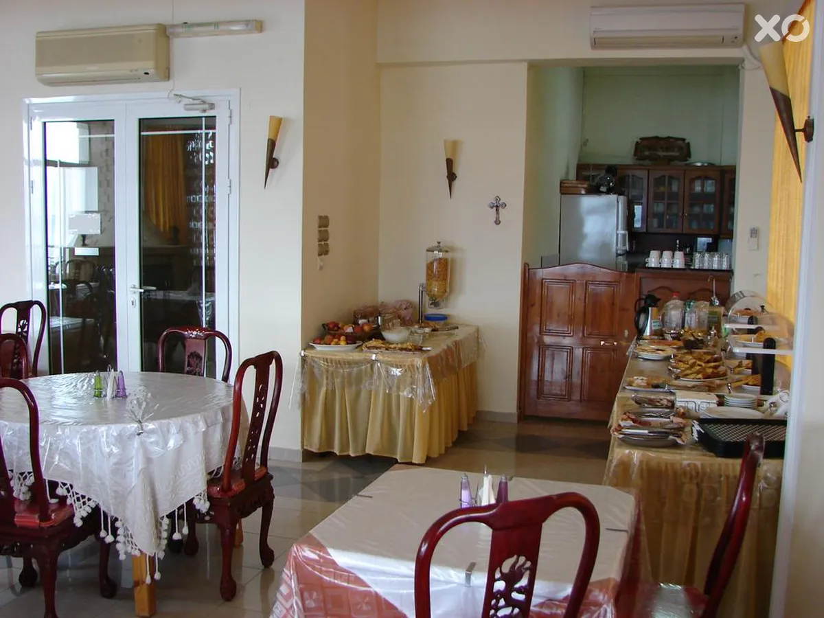Petit Palais Hotel