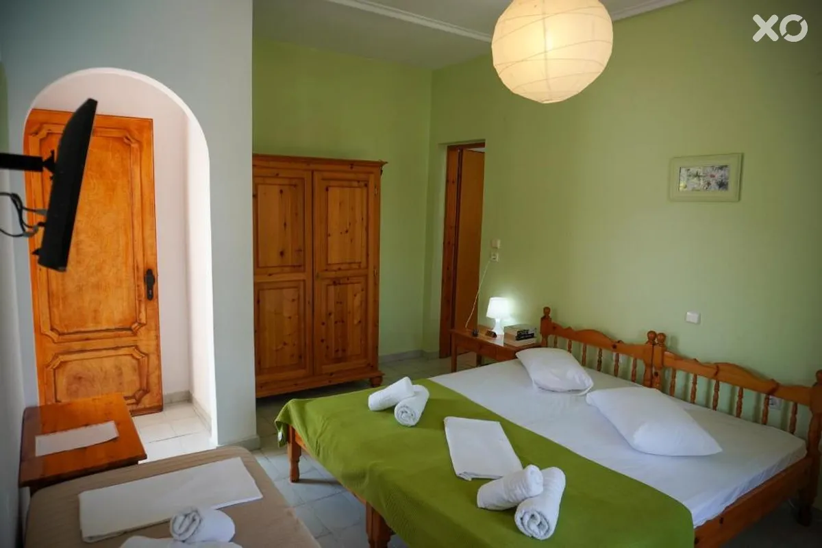 Irida Rooms