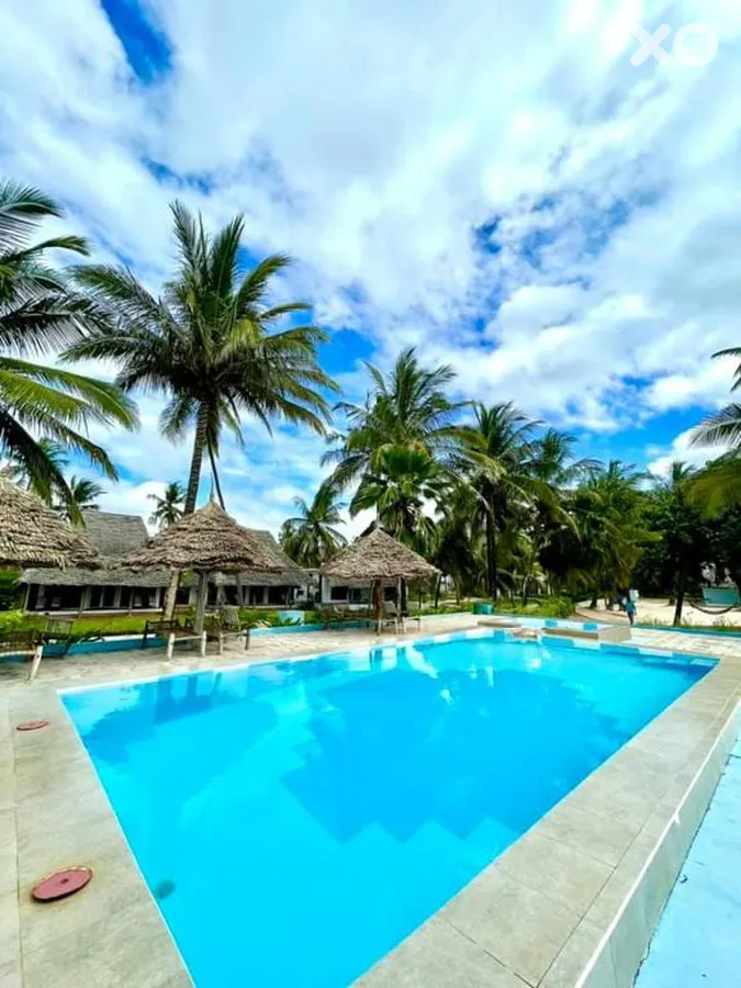 Mambo Beach Villas