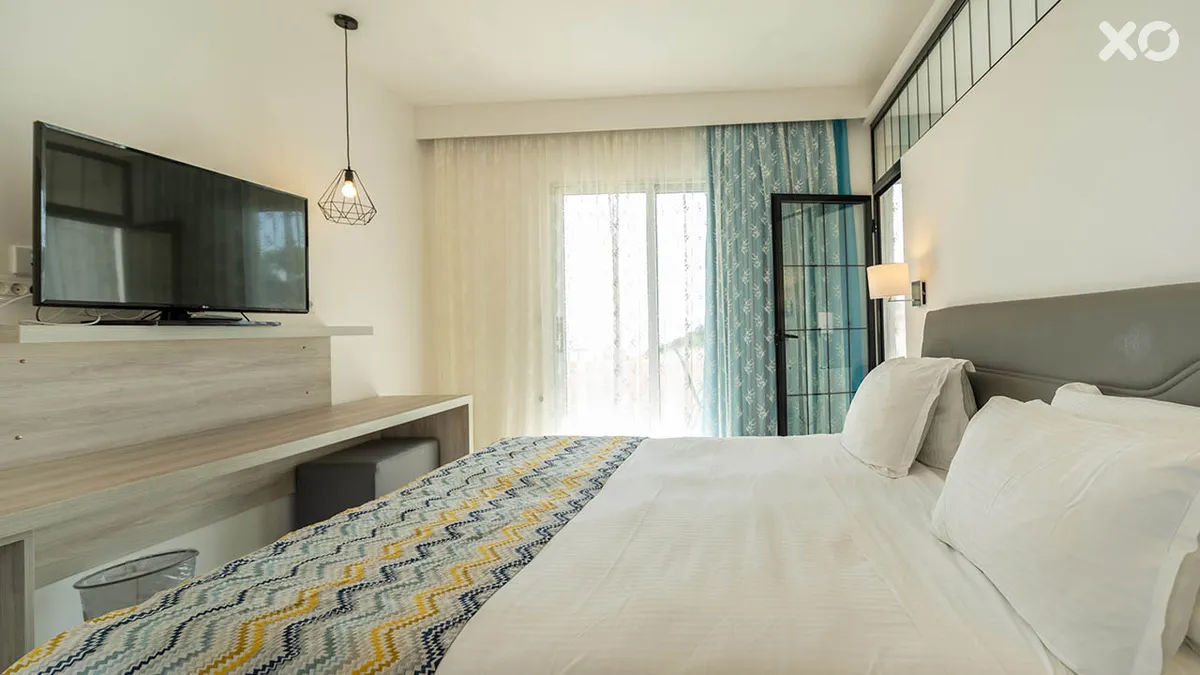 Serene Bay Hotel