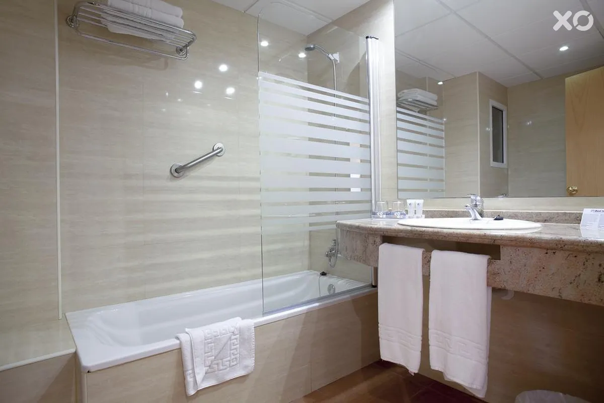 Oasis Park Hotel