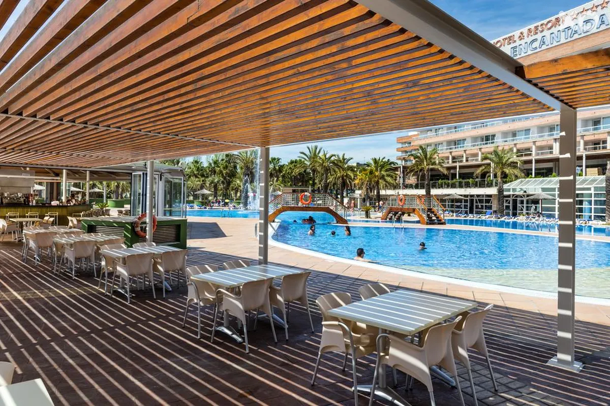 Costa Encantada Apartahotel