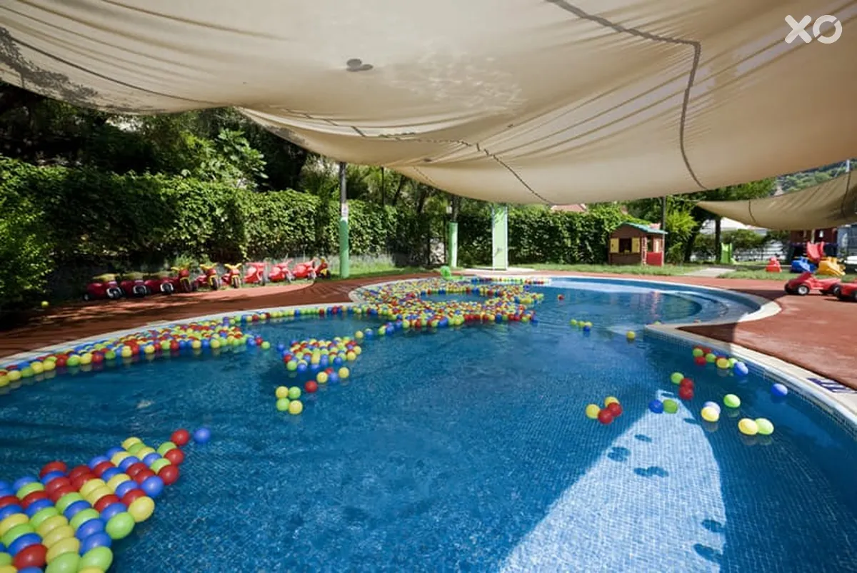 Hillside Beach Club