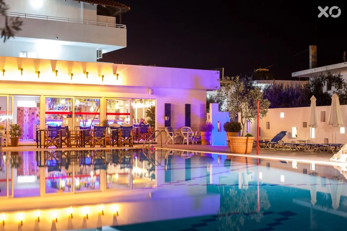 Tinas Plus Hotel
