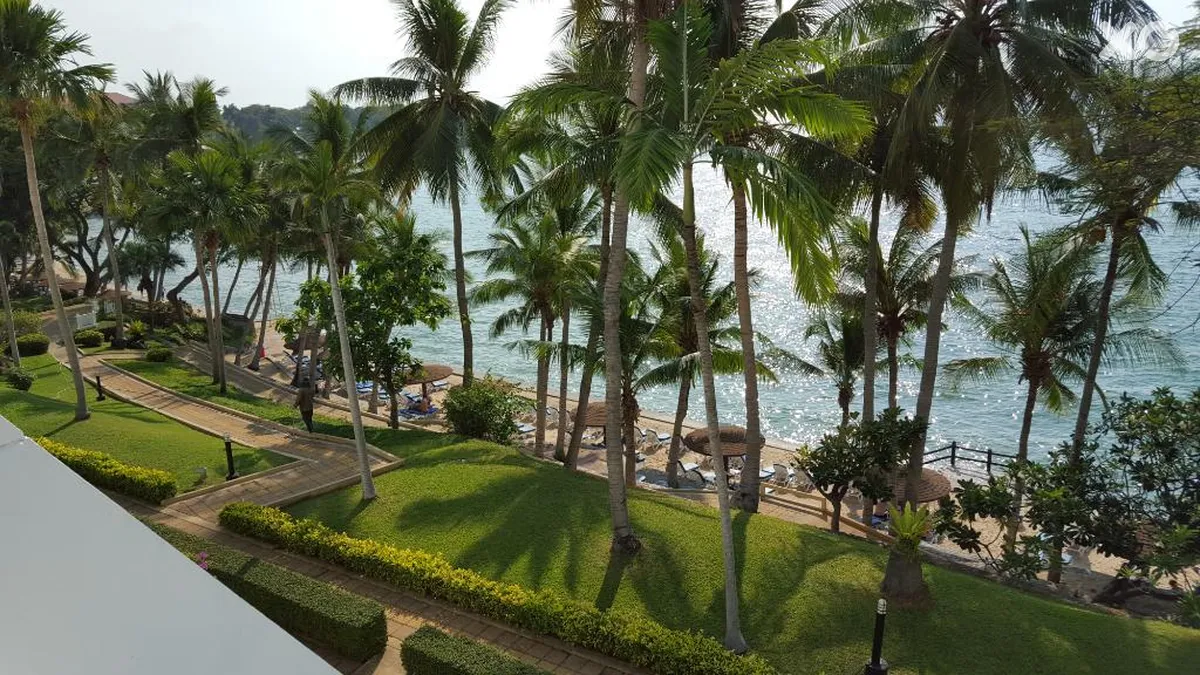 Royal Cliff Beach Terrace