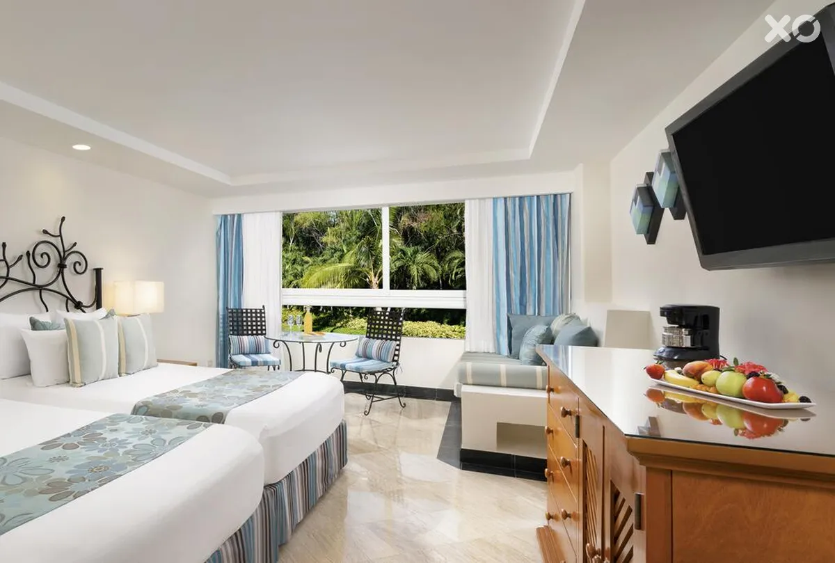 Grand Oasis Palm